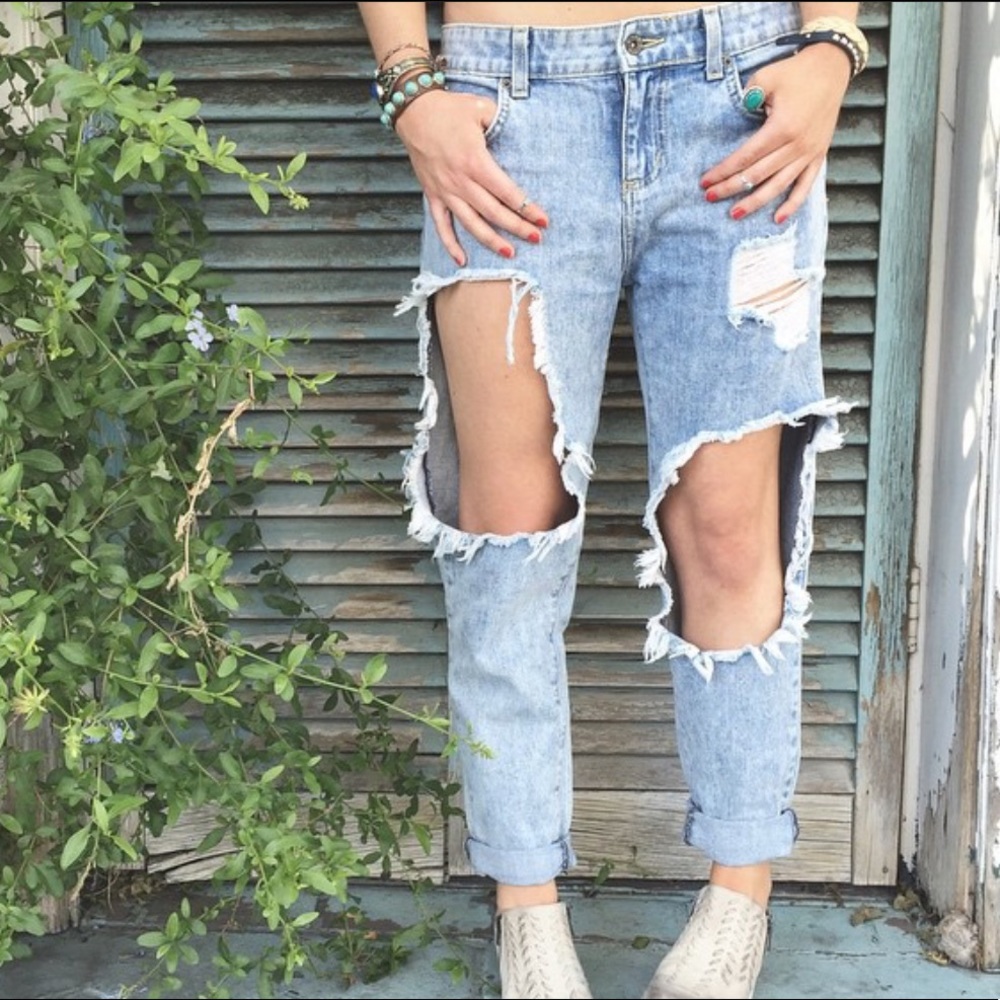 🌟 HOST PICK 🌟 LF Carmar Ripped Jeans